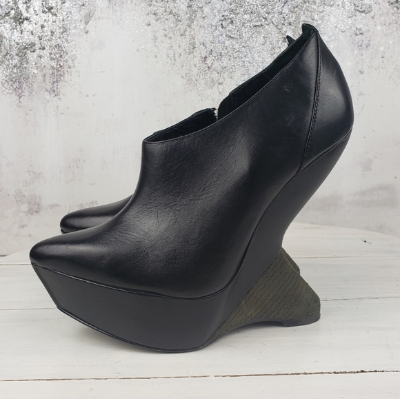 419iobe Max Azria NECI platform leather shootie bootie carved heel - Picture 7 of 15